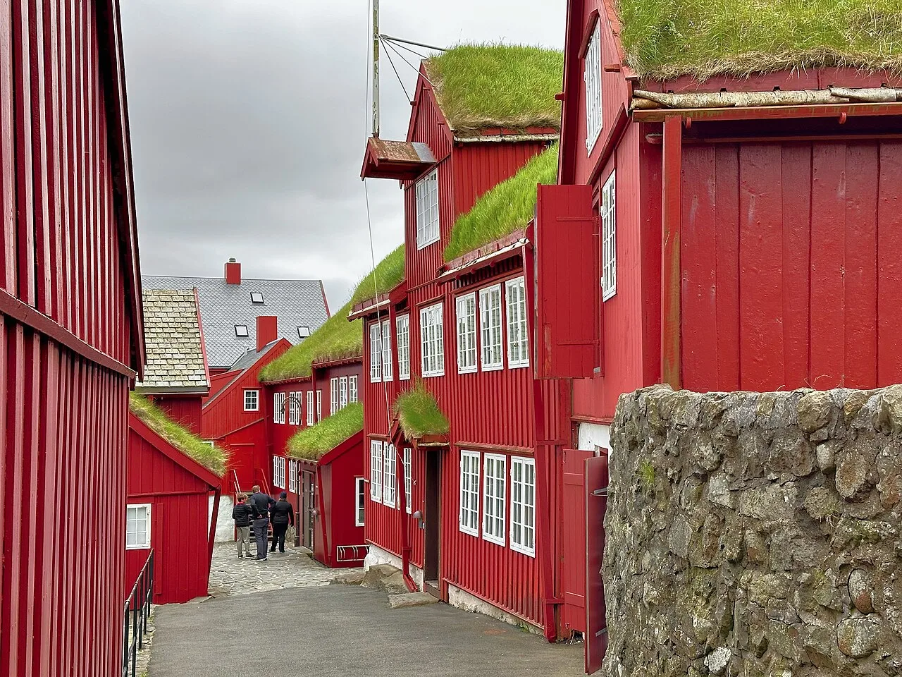 Tinganes-Halbinsel im Hafen von Tórshavn auf den Färöern